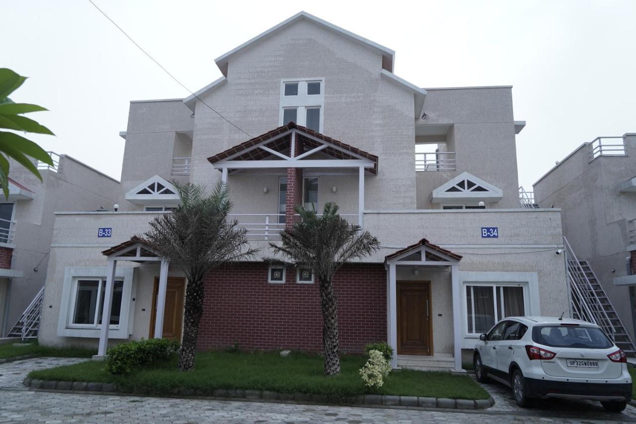Madhav Kuteer B- 34 Vrindāvan Exterior foto