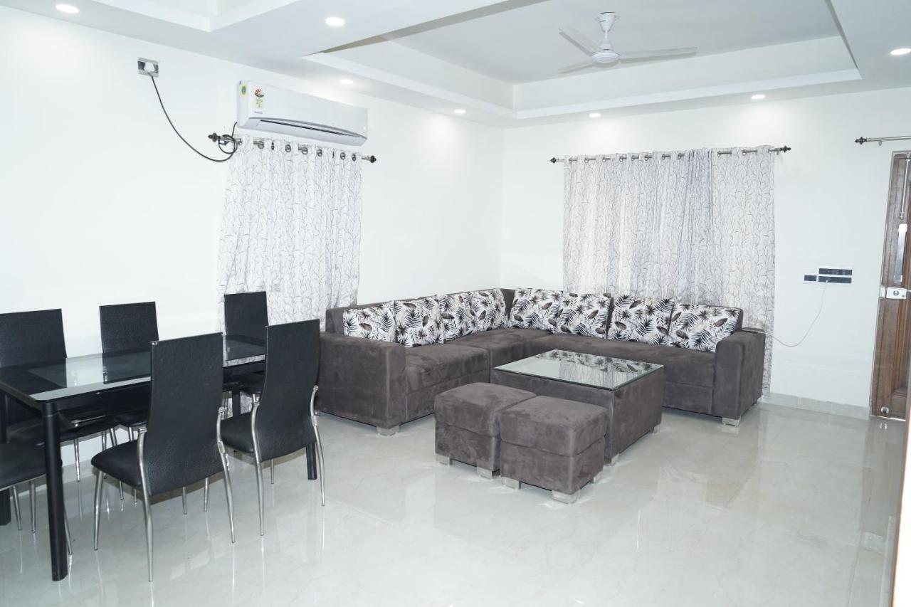 Madhav Kuteer B- 34 Vrindāvan Exterior foto